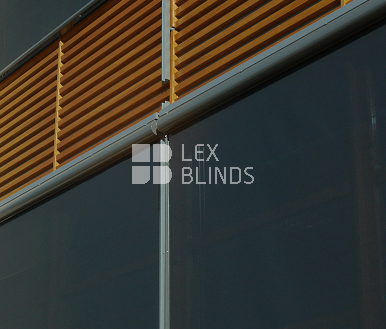 Outdoor roller blinds with ZIIIP side guides
