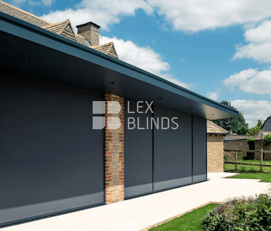 Outdoor roller blinds with ZIIIP side guides